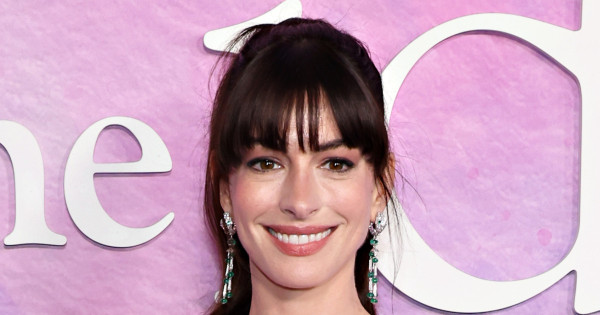 Borítókép: Anne Hathaway ezt az öregedésgátlót ajánlja minden 40 év feletti nőnek: 7 másodpercenként adnak el belőle egyet a világon!