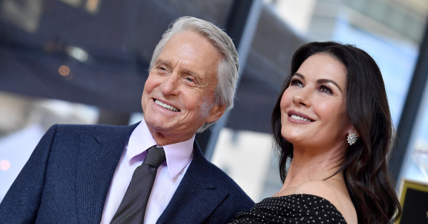Ő Catherine Zeta-Jones és Michael Douglas sármos fia: a 24 éves Dylan kiköpött apukája