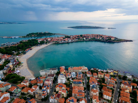 Borítókép: Pénztárcabarát árak, aranyhomokos tengerpart, gazdag történelmi emlékek: ezekkel vár mindenkit a mesés Bulgária!