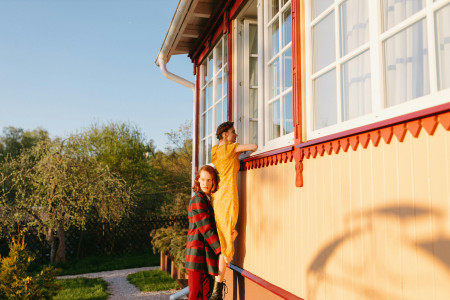 Borítókép: 11 intő jele annak, hogy házadat betörők figyelik: a hosszú hétvége előtt ezekre érdemes figyelni!
