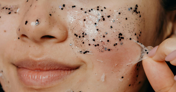 Borítókép: A bőrgyógyászok könyörögnek: 7 bőrápolási hiba, amit szinte minden nő elkövet - súlyos következményei lehetnek!