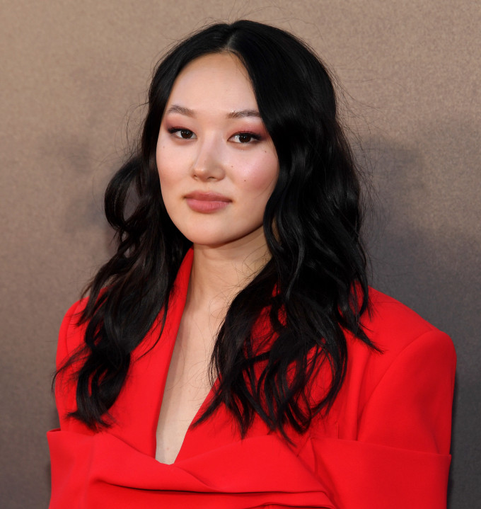 A hírek szerint Yerin Ha színésznő játssza el Benedict Bridgerton szerelmét A Bridgerton család negyedik évadjában.