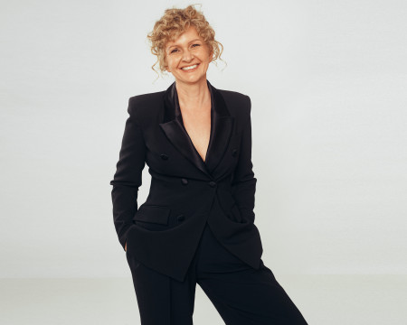 Borítókép: „Össztársadalmi szinten is jól látszik, hogy nem vagyunk jó mentális állapotban” – Interjú dr. Dura Mónikával