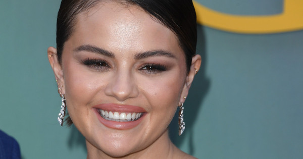 Borítókép: Selena Gomez megmutatta az ősz legegyszerűbb, de legstílusosabb manikűrjét - egyszerűen imádjuk!