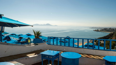 Borítókép: Nyaralni mennél szeptemberben? Válaszd a csodás Tunéziát, ahol még ősz elején is kristálytiszta kék tenger és meleg strandidő vár!