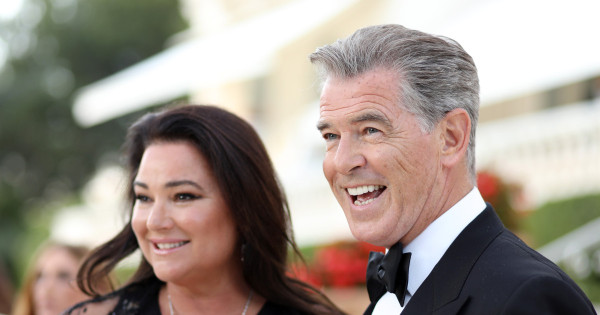 Borítókép: Megdöbbentő! Pierce Brosnan felesége elképesztő átalakuláson ment keresztül - akkor és most fotók!