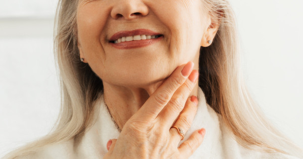 Borítókép: A bőrgyógyászok figyelmeztetnek! 40 év felett ez a 6 étel gyengíti a bőr rugalmasságát