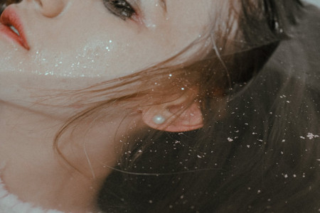 Borítókép: Évente több ezer segélykérés érkezik öngyilkossági gondolat miatt a fiataloktól