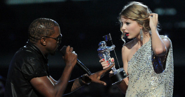 Borítókép: Ez történt 15 éve: botrányok, szakítások, szomorú sztárhalálok - 2009 legsokkolóbb pillanatai