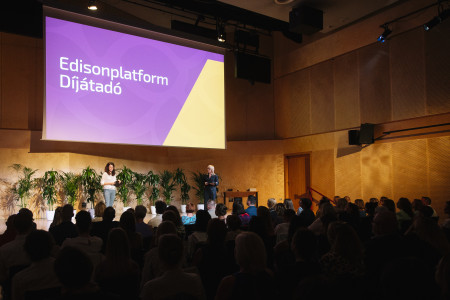 Borítókép: Az ország innovatív, gyerekeket fejlesztő kezdeményezéseinek ünnepe: hatodjára is kiosztották az Edison100-as lista díjait!