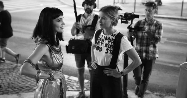 Borítókép: Interjú Koltai Lajos tanítványával, Somossy Barbarával: "Az a katarzis, amikor életre kelnek a karaktereim a forgatókönyvből, leírhatatlan érzés" 