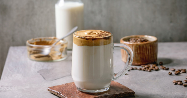 Borítókép: Ezt a két növényi tejet mindenképpen kerüld el, ha nem akarsz hasi zsírpárnákat magadnak!