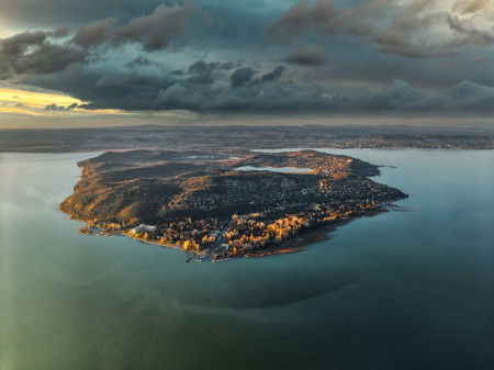 Borítókép: A Balatonon még csak most kezdődik a szezon!