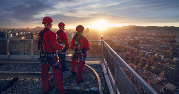 Borítókép: Rajtunk múlik –  Az E.ON a jövőért