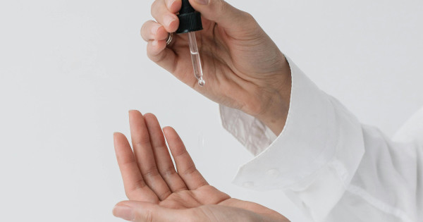 Borítókép: A vásárlók szerint ennek a most kedvezményes szérumnak olyan a hatása, mint a botoxnak: kisimítja a ráncokat és élettel telibb bőrképet eredményez!