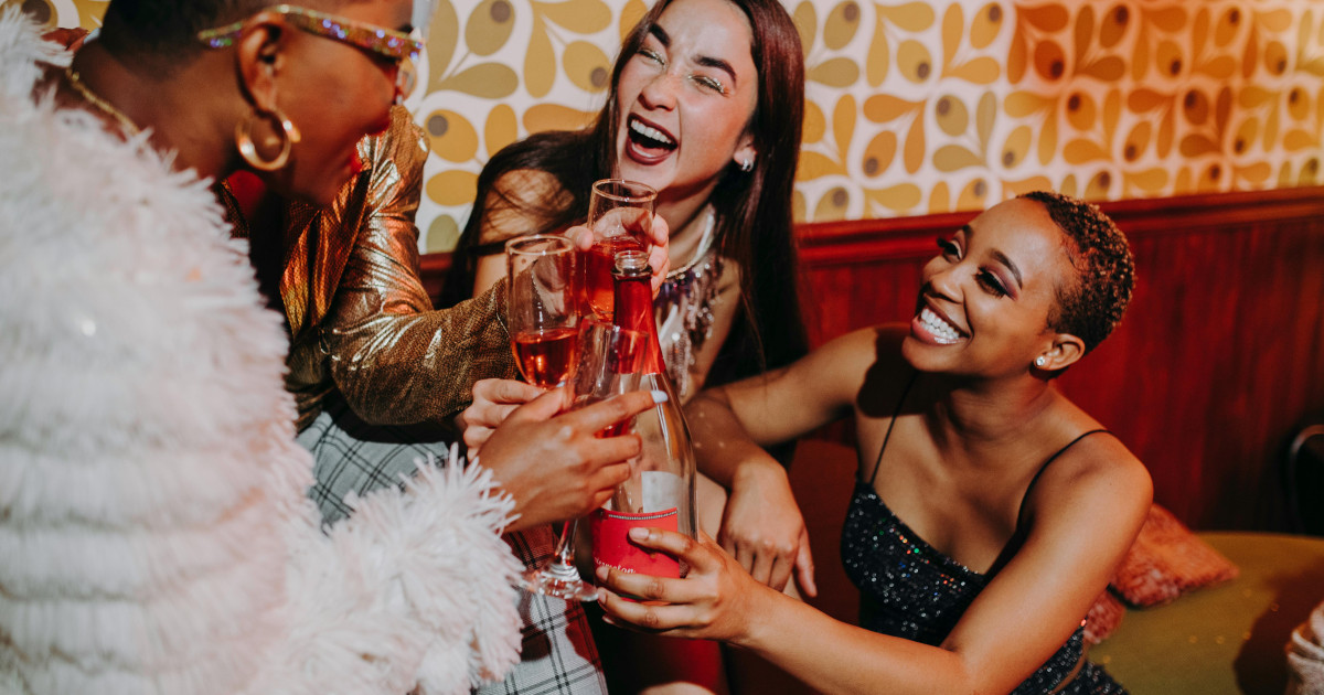 Borítókép: A generáció, akit nem hoz lázba az alkohol: egészségesebb, tudatosabb nemzedékek születnének?