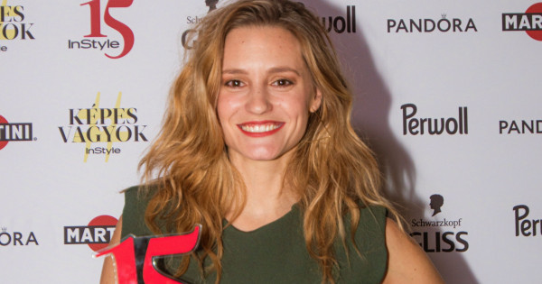 Borítókép: Elképesztő formában! Másfél hónappal a kisfia születése után lehengerlően festett Sztarenki Dóra a #Képesvagyok gálán - FOTÓ