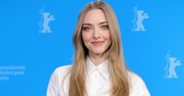Borítókép: Másolásra született! Amanda Seyfried csizmája kihagyhatatlan darab idén ősszel