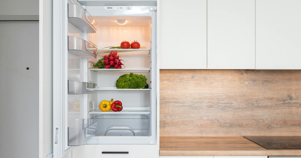 Borítókép: Az 5 leggyakoribb hiba, amit a hűtő takarításakor elkövetünk - és hogyan kerüld el őket!