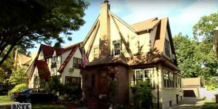 Borítókép: Ebben a házban nőtt fel Donald Trump: ma kóbor macskák tanyája