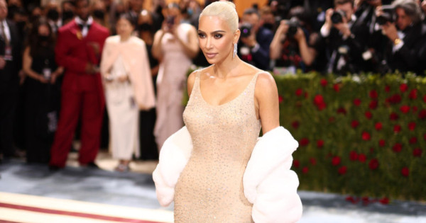 Borítókép: Amik kiverték a biztosítékot: 8 vörös szőnyeges ruha, ami tényleg súrolta a jó ízlés határát