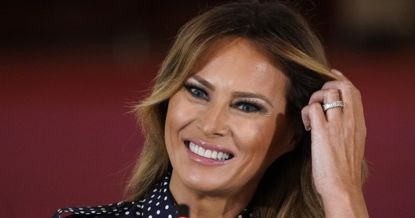 Borítókép: Teljesen megváltozott: így nézett ki a First Lady arca, mielőtt megismerkedett volna Donald Trumppal - akkor és most fotók!
