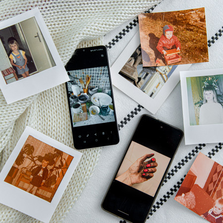 Borítókép: Lelki rendrakás a fényképek segítségével – Kaulics Violával, a Photo Healing módszer megálmodójával beszélgettünk