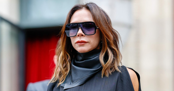 Borítókép: Hogy csinálja? Victoria Beckham két lehetetlen színt párosított össze és a végeredmény pedig zseniális