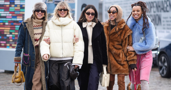 Borítókép: Decemberi outfitlista: 10 szett, amit minden stílusos nő visel a hónapban