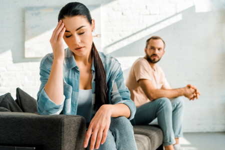 Borítókép: 8 jel, amiből tudod, hogy valaki megbízhatatlan egy kapcsolatban: a testbeszéde egyértelműen elárulja