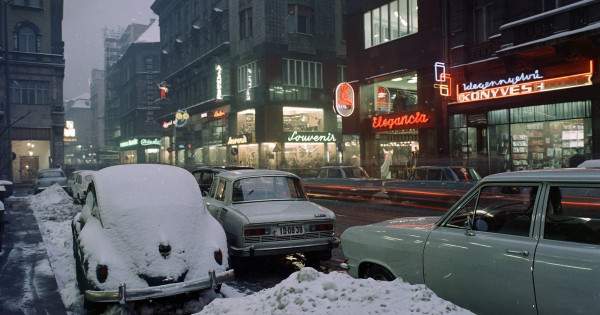 Borítókép: Így nézett ki a Váci utca a 70-es években - maga volt a tündérvilág!