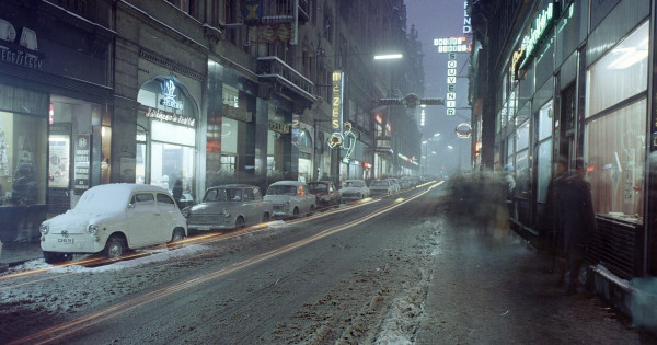 Borítókép: Totális nosztalgia: zseniális fotók a hetvenes évek Magyarországának kirakatairól