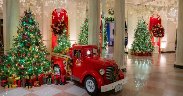 Borítókép: Varázslatos fotók! Íme minden idők 10 legszebb ünnepi díszítése a Fehér Házban
