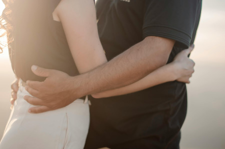 Borítókép: Monogámia: a romantika dinoszaurusza vagy a boldog kapcsolat titka?