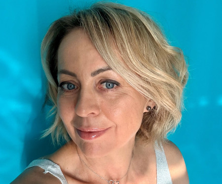 Borítókép: „Innentől kezdve én következem” – Beszélgetés MacPherson Évával a menopauza kihívásairól és pozitív oldaláról 