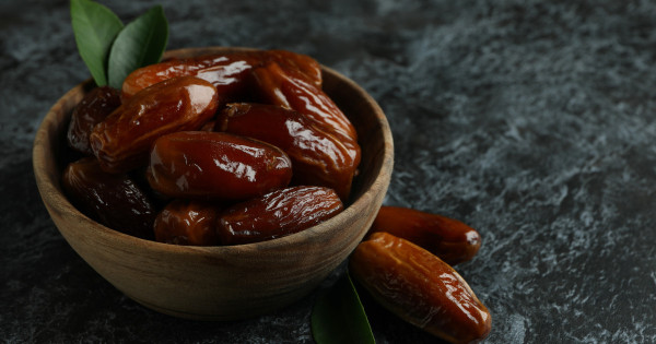 Borítókép: Az egészségügyi szakértő állítja: ilyen csoda történik a testeddel, ha minden nap megeszel 2 szem datolyát