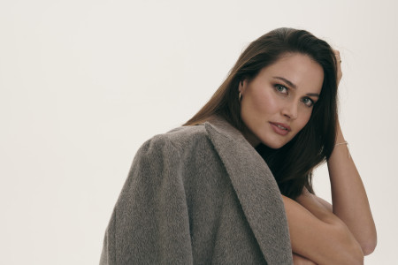 Borítókép: Jakabos Zsuzsanna: „vagy abbahagyod, vagy keresel egy új értelmet annak, amit csinálsz”