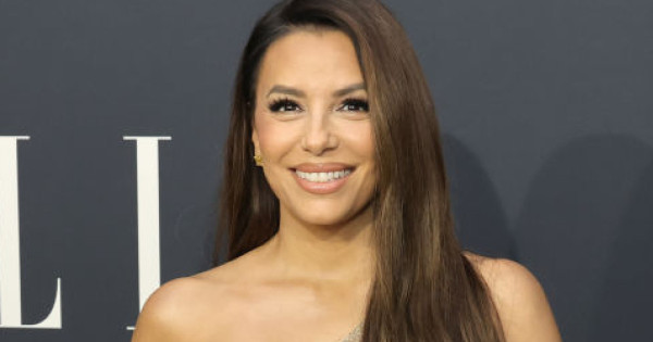 Borítókép: Ezzel tartja meg karcsú és feszes alakját 50 évesen is Eva Longoria - a színésznő meghazudtolva korát még mindig bombasztikusan néz ki!