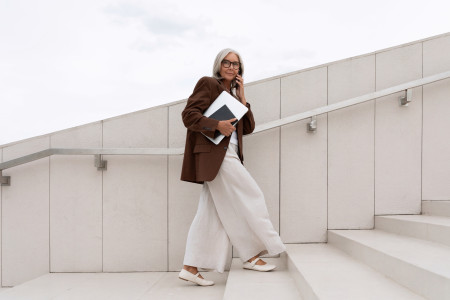 Borítókép: Nem tudod, hogyan öltözködj 50 év felett? Így lehetsz elegáns és vagány ízlésesen az 53 éves tiktokker szerint