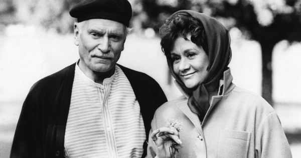 Borítókép: Joan Plowright és Laurence Olivier nem mindennapi házasságának titkai - intim pletykák és egészségügyi megpróbáltatások!