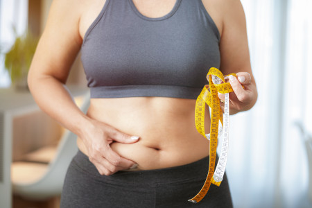 Borítókép: A 4 fő ok, amiért 40 felett képtelen vagy leadni a hasi zsírt: nem csak inzulinrezisztencia okozhatja, a rossz alvási szokásaid is!