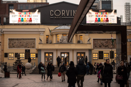 Borítókép: A magyar film él és élni fog: két nap a 44. Magyar Filmszemlén