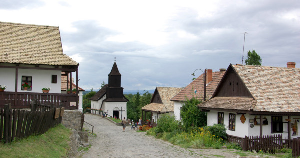 Borítókép: 8 magyar zsákfalu, aminek mesebeli a hangulata