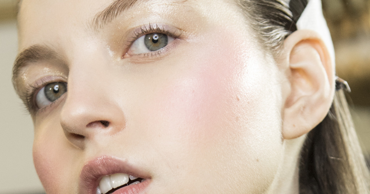 Borítókép: Ragyogó arcbőr a lusta napokra: így készítsd el a no makeup look-ot egyszerűen