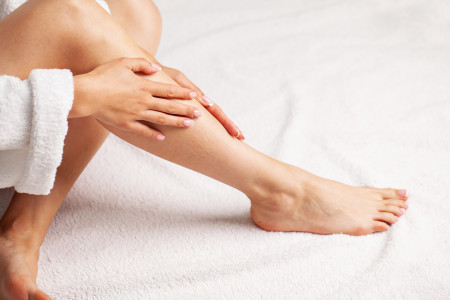 Borítókép: Hazánkban minden 2. ember szív- és érrendszeri betegségbe hal bele: 5 jel, ami visszérbetegségre utalhat