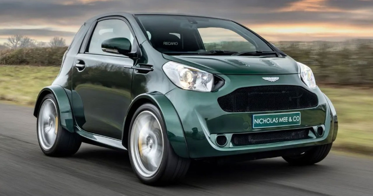 Aston Martin V8 Super Cygnet