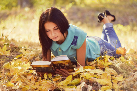 Borítókép: Könyvek, amiket mindenkinek el kellene olvasnia az életben – szerkesztőségünk tagjai szerint