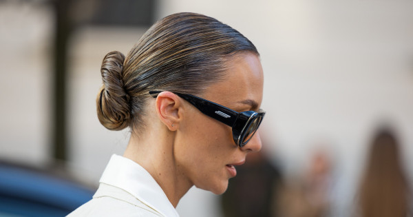 Borítókép: 3 kontyos frizura, amit idén tavasszal a stílusos nők viselnek - és 3, ami pedig már divatjamúltnak számít!