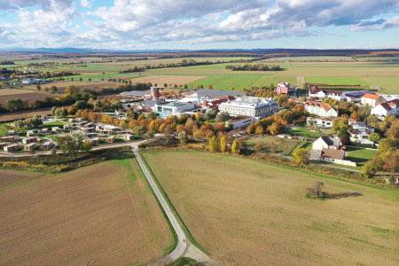 Borítókép: Burgenland családi élménybirodalma babáknak, gyermekeknek és szüleiknek, ahol a gyerekbarát nyaralást tényleg komolyan gondolják