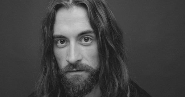 Borítókép: Interjú Kádár L. Gellérttel: „Kíváncsi vagyok, hogy a Hunyadi milyen ajtókat nyit meg előttem”